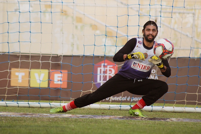 Goleiro da Juazeirense, Rodrigo Calaça é diagnosticado com Covid-19