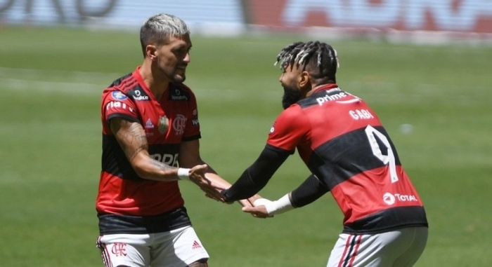 Flamengo vence o Palmeiras nos pênaltis e conquista a Supercopa