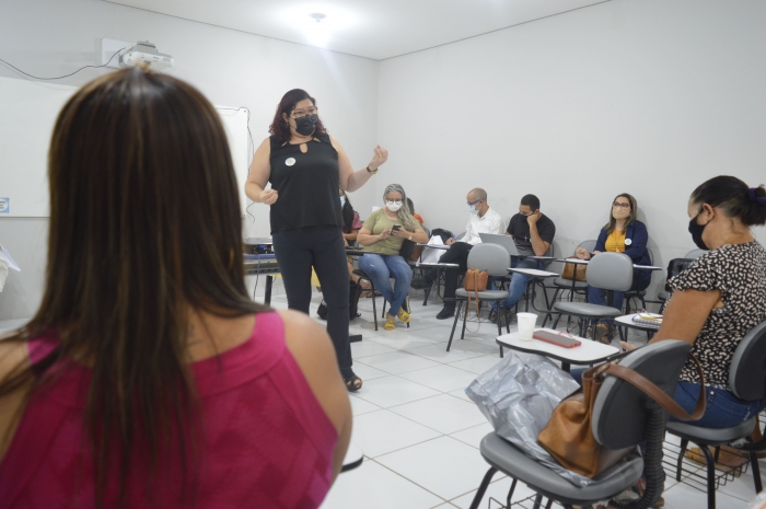 Secretaria de Educação de Juazeiro reúne gestores e coordenadores das Escolas Municipais de Tempo Integral para revisar matrizes curriculares