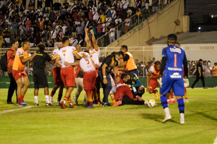 Com data definida contra o Palmeiras, Juazeirense quer jogo de volta no Adautão