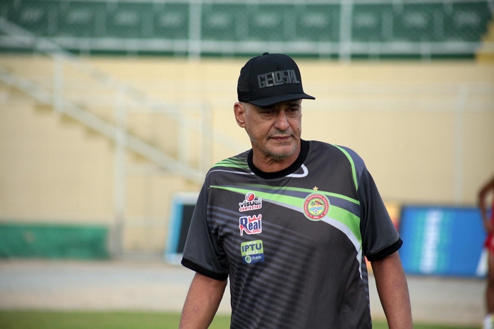 Técnico Barbosinha deixa o comando técnico da Juazeirense