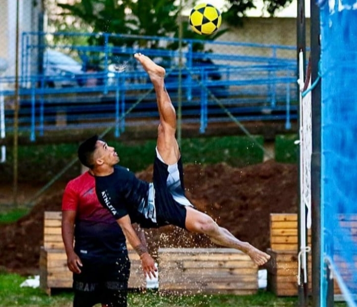 Futevôlei marcará final de semana na Orla de Juazeiro; jogador renomado realiza treinamento para amadores e ensina estratégias