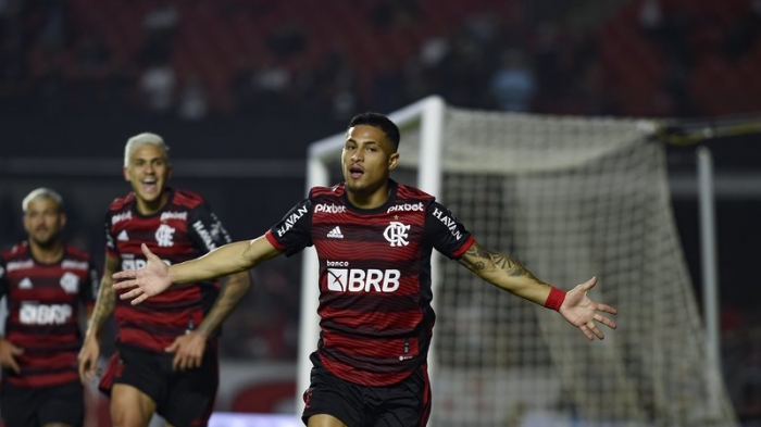 Flamengo abre boa vantagem contra o São Paulo e fica perto da final da Copa do Brasil