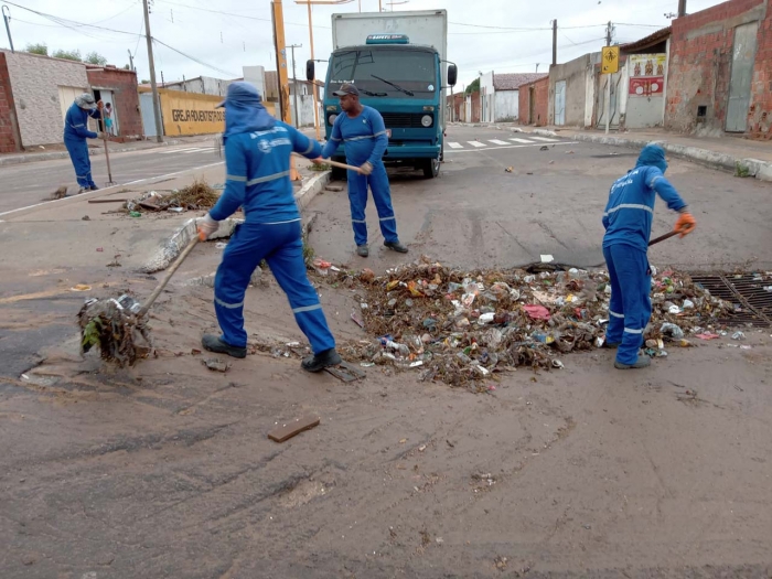 Prefeitura de Petrolina reforça serviços para reduzir efeitos da chuva na cidade