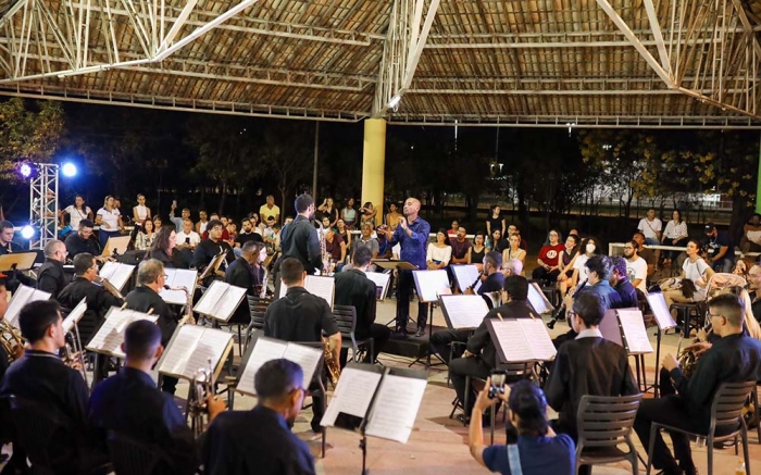 Philarmônica emociona frequentadores do Parque Josepha Coelho e reverencia Música Popular Brasileira