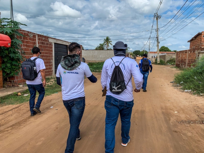 Dia de Combate à Dengue é marcado por vistorias e orientações aos moradores em Petrolina