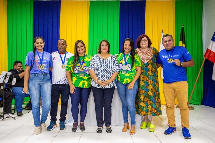  Prefeita Suzana Ramos participa de homenagem aos atletas e comissões técnicas que representaram o município nos Jogos Escolares Brasileiros 2022