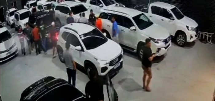 Grupo invade concessionária e rouba pelo menos 12 carros no CE