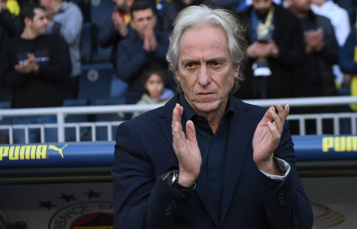 Jorge Jesus anuncia saída do Fenerbahçe após título