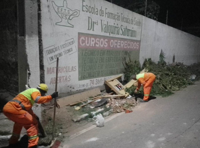 Juazeiro otimiza limpeza da cidade com mutirões noturnos