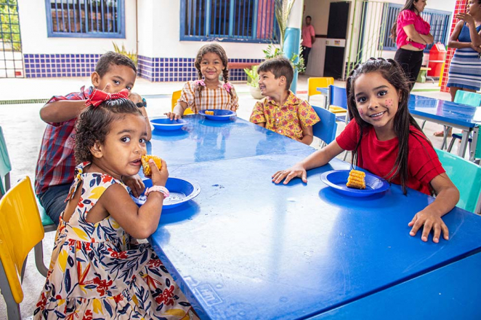 Alimentos tipicamente juninos são incluídos na merenda escolar em Juazeiro