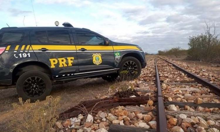 Dois homens são presos furtando trilhos de trem em Juazeiro