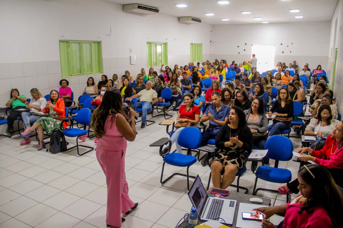 Juazeiro promove formação para gestores e vice-gestores da rede municipal de educação