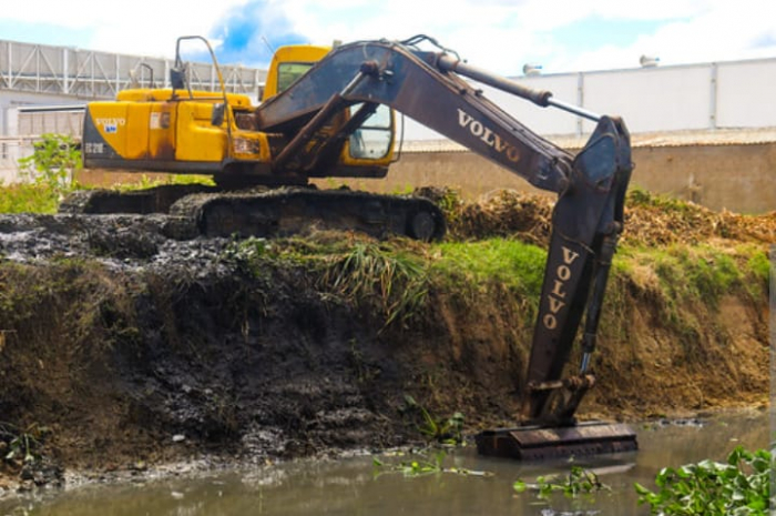 Prefeitura de Juazeiro intensifica serviços de limpeza e manutenção na sede e no interior do município