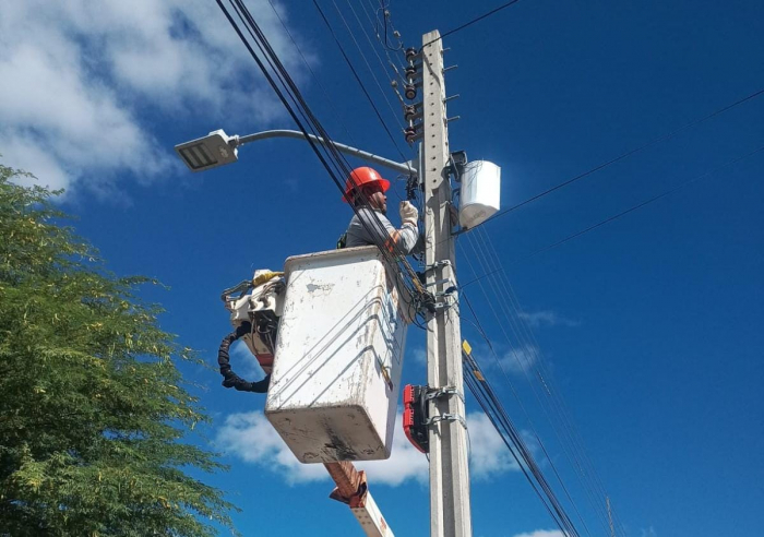 Disk Luz: Prefeitura de Juazeiro segue avançando com os serviços de manutenção e ampliação da iluminação pública na sede e interior