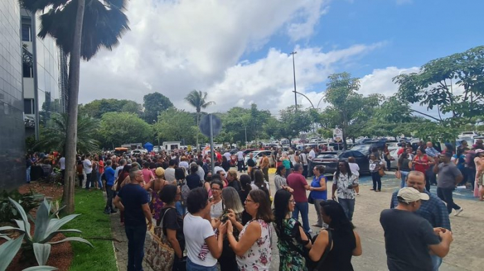 Professores da rede estadual decretam greve em meio a votação dos precatórios