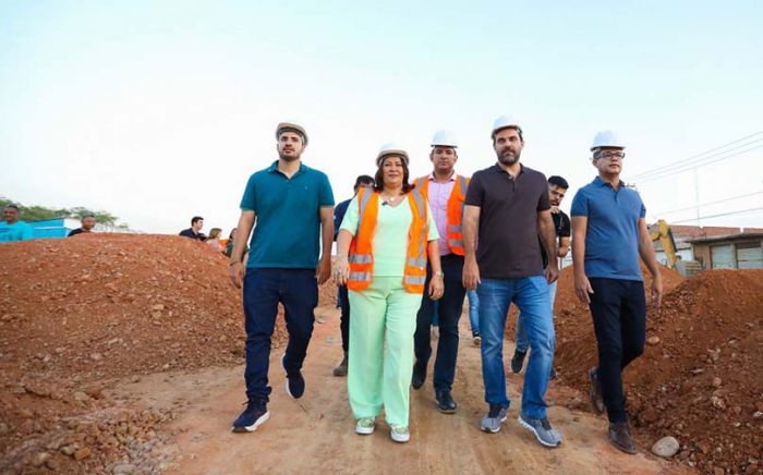 Suzana Ramos e os deputados Adolfo Viana e Jordávio Ramos acompanham obras da Travessia Urbana