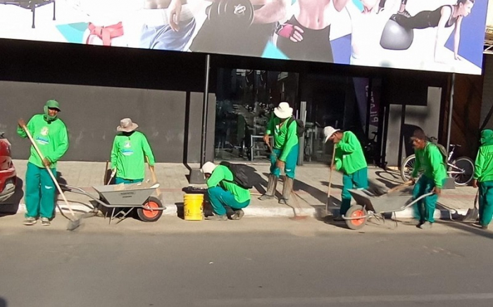 Área central de Juazeiro recebe limpeza e manutenção reforçadas para festividades da Independência e da padroeira da cidade