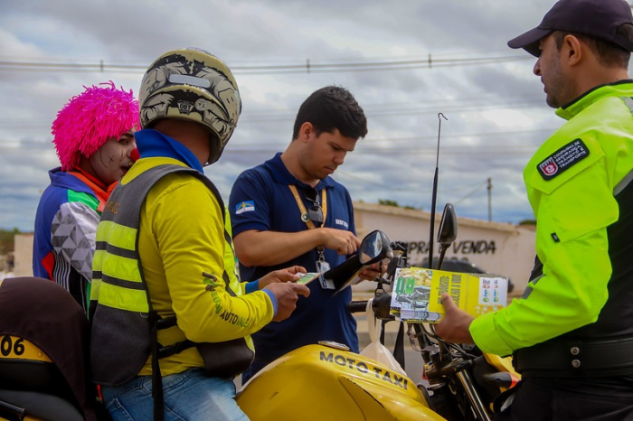 Semana Nacional de Trânsito: Programação inicia com blitz educativa em Juazeiro