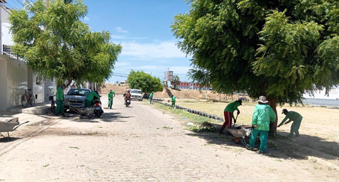 Prefeitura avança com serviços públicos atendendo a diversos bairros e interior de Juazeiro