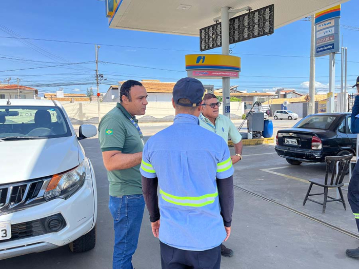 Secretaria do Meio Ambiente realiza fiscalização ambiental nos postos de combustíveis de Juazeiro