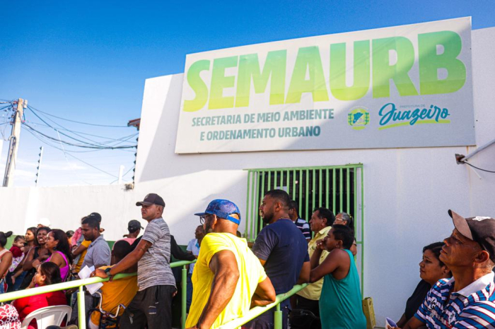 Carnaval de Juazeiro: Prefeitura entrega adesivo aos ambulantes cadastrados nesta terça-feira (23)