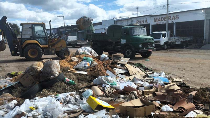 Ação vai retirar resíduos sólidos do bairro Alto da Maravilha nesta terça-feira (27)