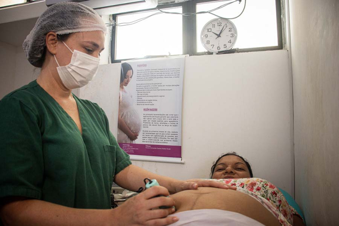 Enfermeiros obstetras prestam serviço humanizado e qualificado em partos naturais