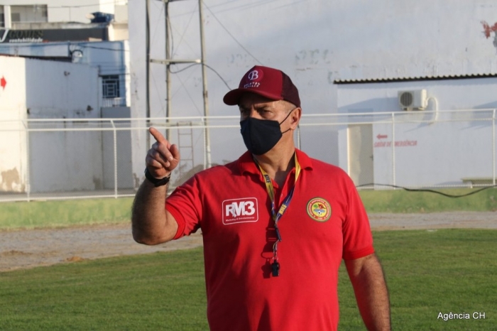 Carlos Rabelo é apresentado como novo técnico da Juazeirense