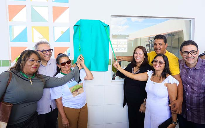 Sob emoção e homenagens, Prefeitura de Juazeiro entrega Laboratório de Ciências e 65ª escola ampliada e requalificada em Massaroca