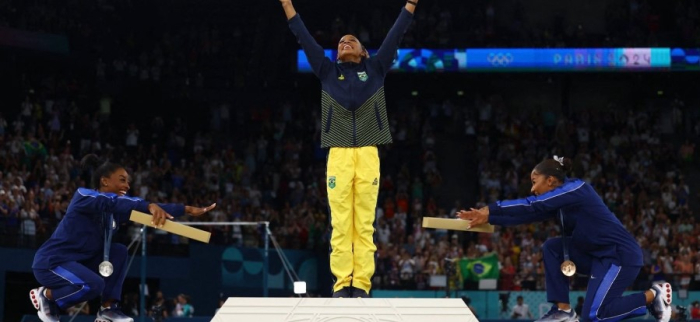 Rebeca Andrade brilha no solo e se torna a maior medalhista olímpica brasileira