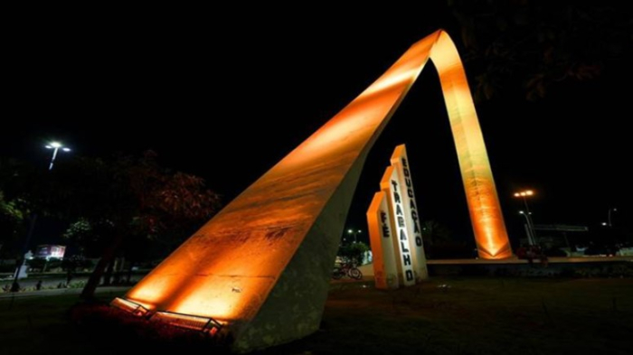 Petrolina ilumina monumentos com cor-símbolo do ‘Setembro Amarelo’