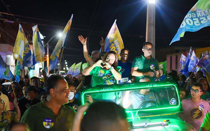 Suzana Ramos visita o bairro Quidé e é recebida com festa